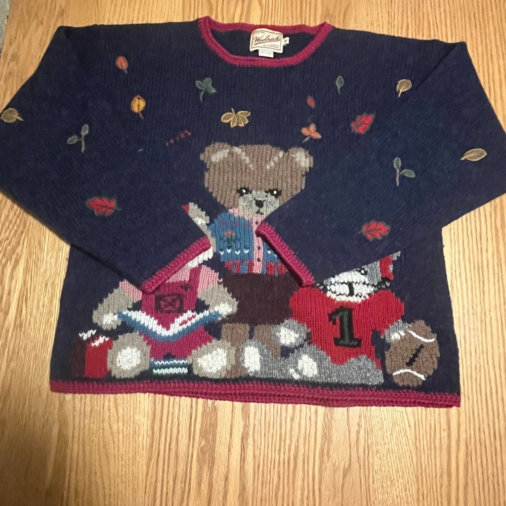 Vintage Woolrich Teddy‎ Bear Wool Sweater Size Medium School and Sports